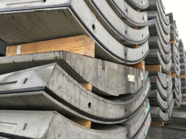 Tuebbing segments stacked at Oslo Follow Line project